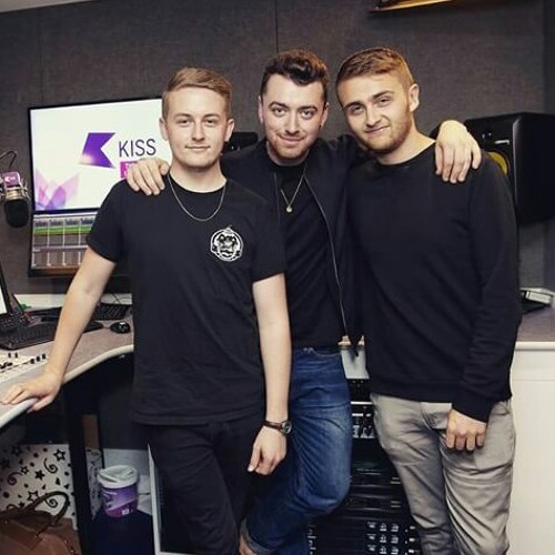 Disclosure omen. сэм смит похожие исполнители. Disclosure and sam smith. сэм смит и его девушка. Disclosure sam smith omen.