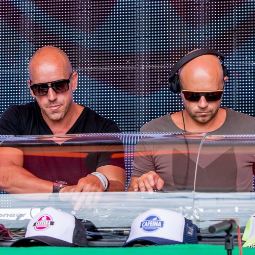 CAFEINA STAGE AT TOMORROWLAND MIXED BY PHILL DA CUNHA & ALEC
