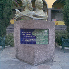 Busto de Pepita Embil y Plácido Domingo