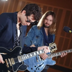 Mark Ronson & Kevin Parker - Daffodils (live in the Triple J)