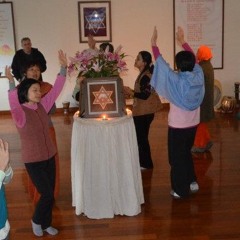 Baba Nam Kevalam-Kiirtan-UNDER YOUR LOTUS FEET....Bajo Tus Pies de Loto...