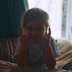 Still Into You (paramore) funny cover/ cover divertido. Cantando junto a mi hermanita