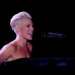 P!nk - U   Ur Hand (DVD Live From Melbourne)
