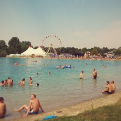 Sie and He Tanzt auf UTOPIA Island