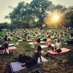 Willkommen :: Deep House Yoga Outdoor Edition // 8.18.15