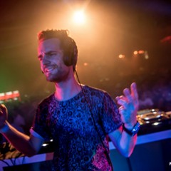 DJ Neon at The Legendary Cafeína Beach Party 2015