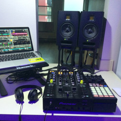 Corto Verano Tech Love By JoseM.