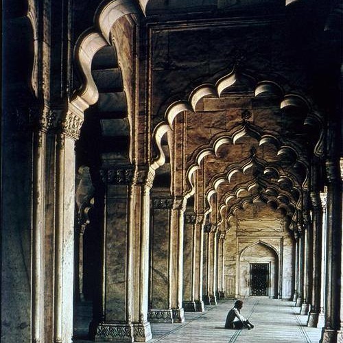 فَلَيْتَكَ تَحْلُو، وَالحَيَاة ُ مَرِيرَة