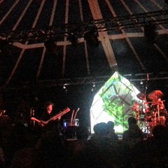 :) Style trad-electro en l'honneur des concerts à FestiZomes :)