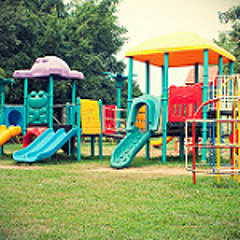 Playground in Tokyo, Summer (2015)/Creative Commons