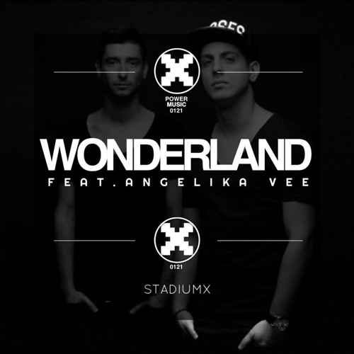 Stadiumx & Taylr Renee Howl At The Moon