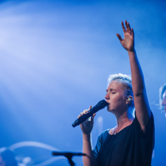 Living Water (feat. Mary Ives)