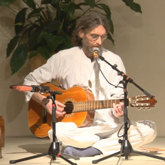 Hare Krishna chanted by Bhajan Habu