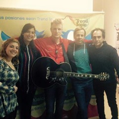 Entrevista y Acústico Bichos de Radio 25 - 08 - 2015