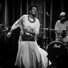 Eu Vivo Num Tempo De Guerra - Juçara Marçal