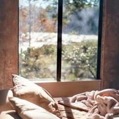 "  سأظل أذكركم اذا جن الدجي "