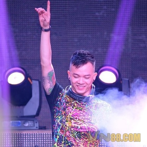 Khuyên Mũi - Long.Chỉ