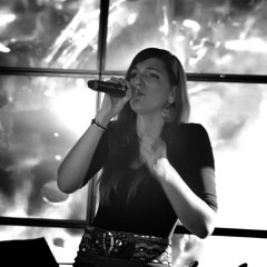 Branka Básits & Four Bones Quartet - Sipni Mi Vince