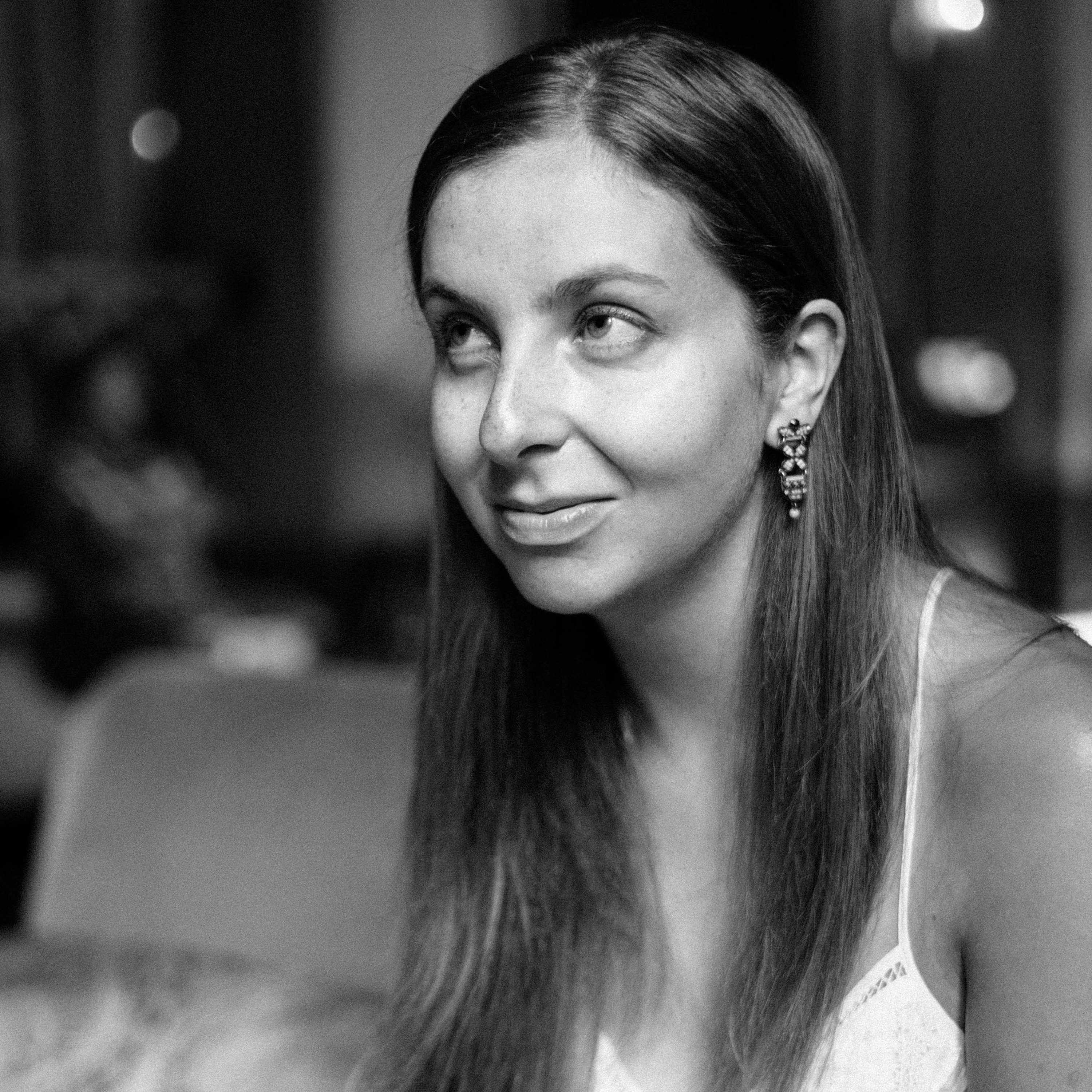 Maria Konnikova on con artists, counting steps, and thinking like Sherlock Holmes episode artwork