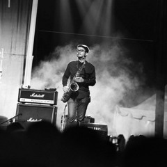 Strasbourg Saint Denis (Short Cover) by Roy Hargrove