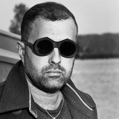 Dave Clarke Plays 'Roberto - Perisphinctes' [Fossil Archive 003] on Whitenoise 507