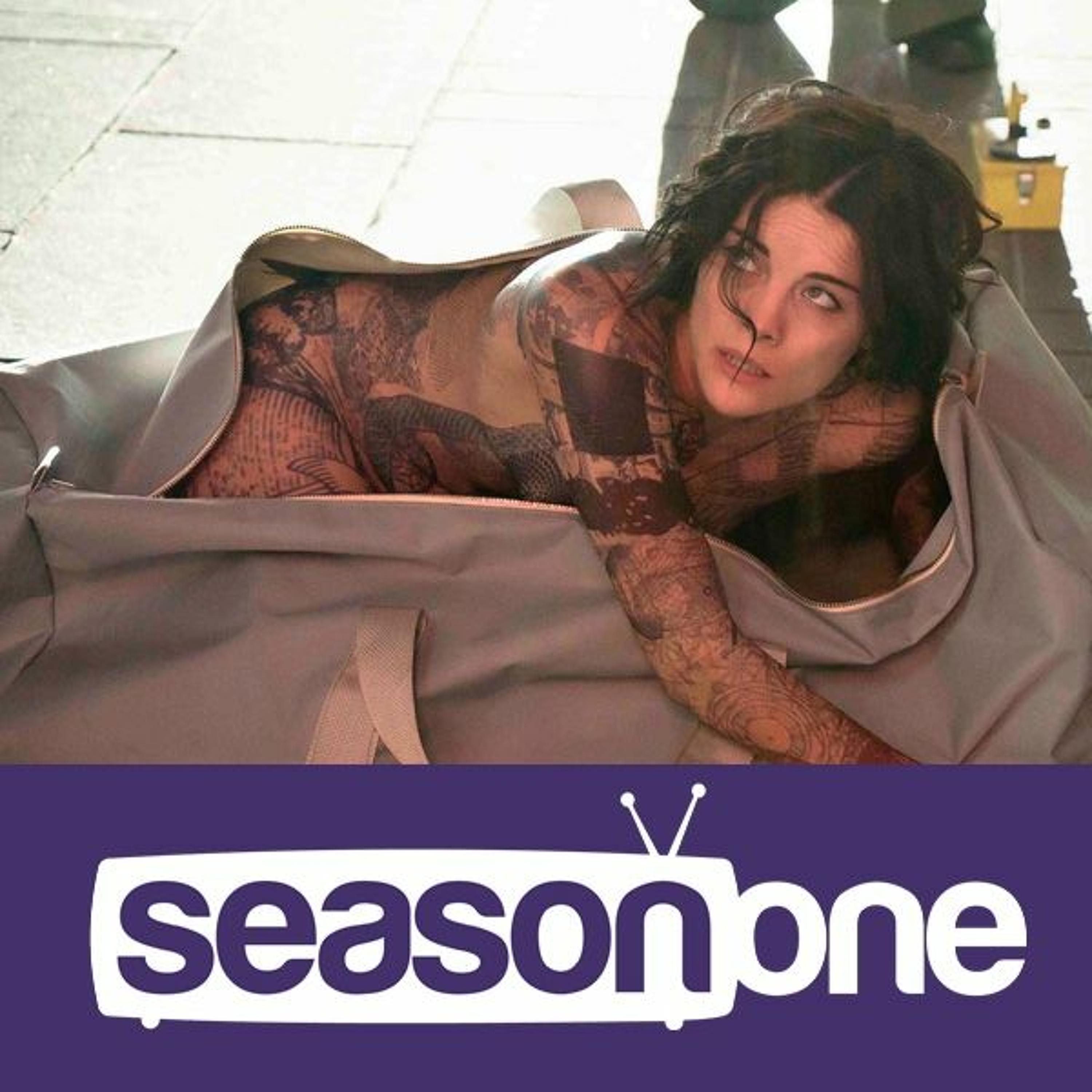 девушку обнаружив на том. жестокое убийство девушки. тело в воде. девушка в заброшенном доме фото. девушку обнаружив на том.