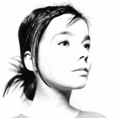 Björk - Headphones (Pure Ceylon Tea)