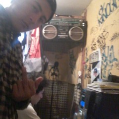 SueñosColgadosEnLaPared (ElRaffah Ft. McBlas)