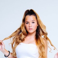 Gabby Barrett - Young Blood feat. Real Deal