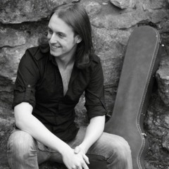 01 Empty Shell (©Alex Ward)