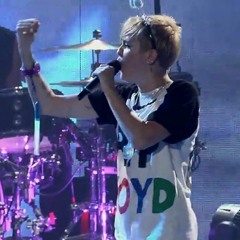 A Boy Named Sue (Live From Monterrey) - Bangerz Tour - Miley Cyrus