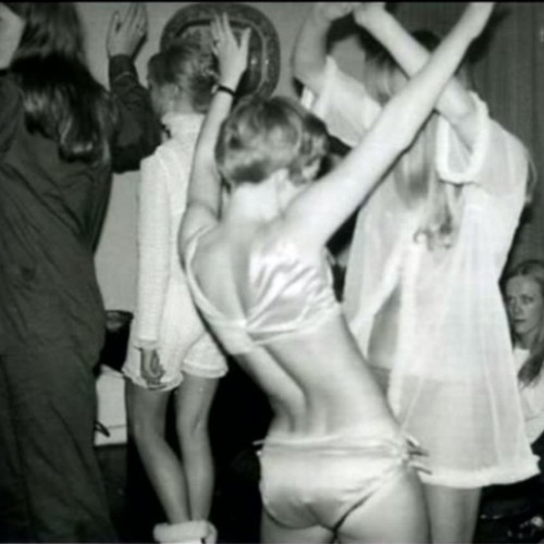 Two Minds In A Beer Can