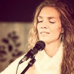 Concert Intro Coming Home, live @ Café Liebevoll, Fehmarn (part Cover of Snatam Kaur's Ong Namo)