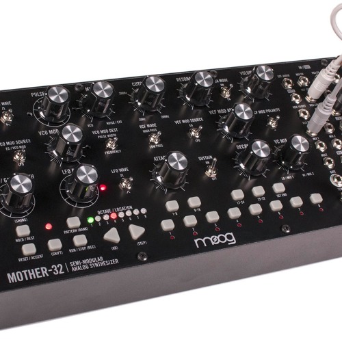 [4]Moog Mother 32 - Arp Bass