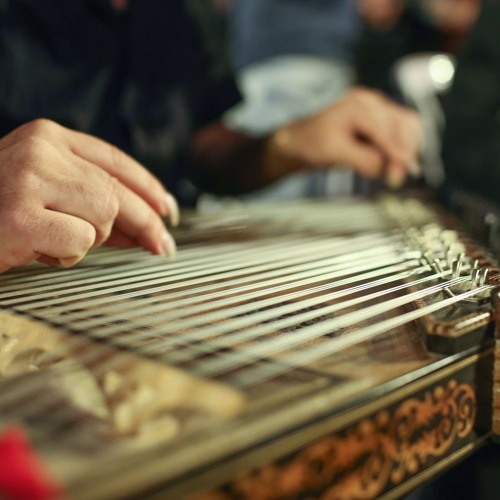 Atiq Bin Hamdan - Free Play On the Zither