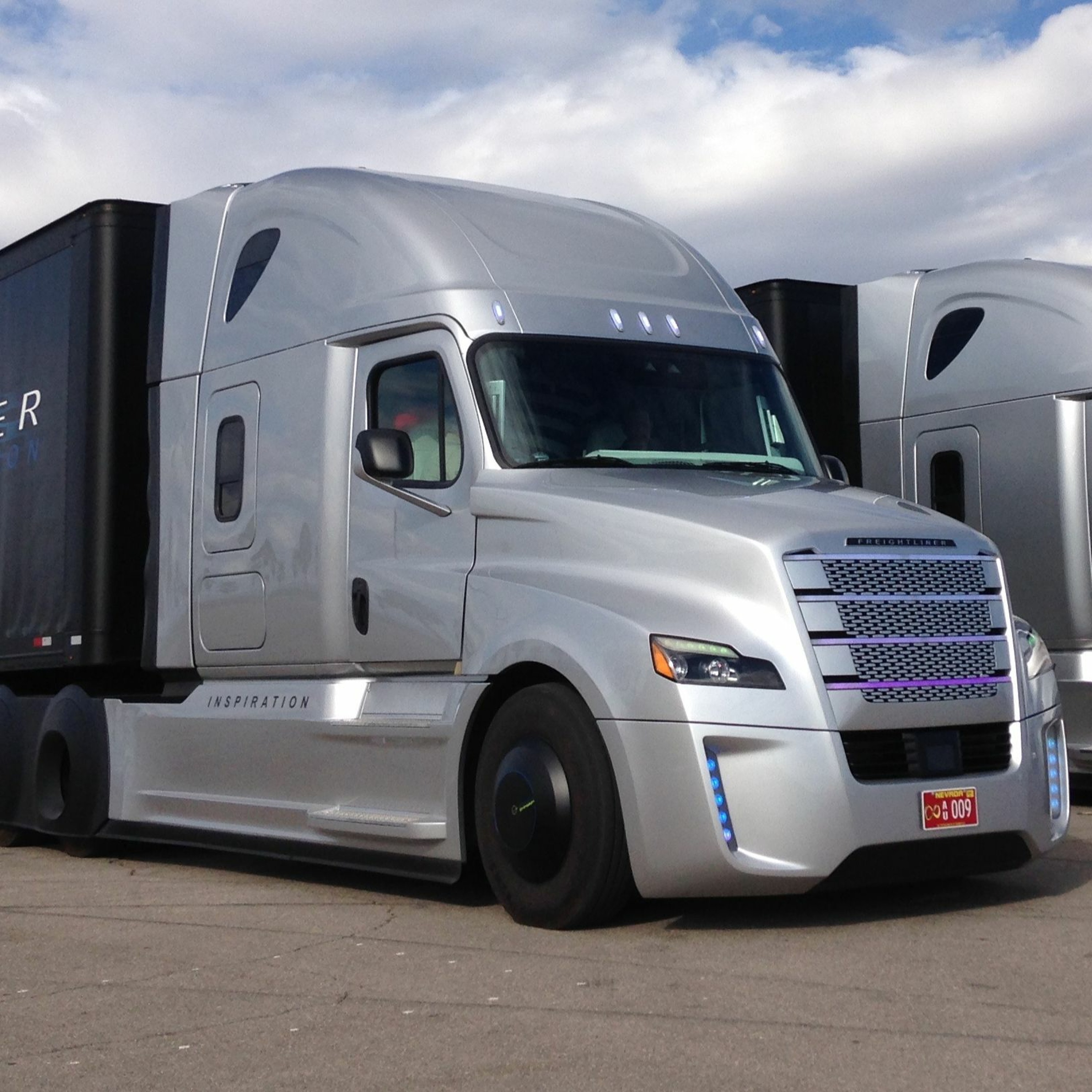 What it's like driving an autonomous truck thumbnail