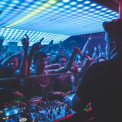 ẸϻĮŇẸϻ - Shake That - Deep House Bootleg - FREE DOWNLOAD