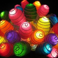 Da draußen ist noch Licht an!