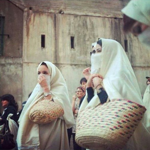 هَلا لا لا لَيّا