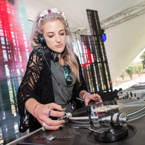Abby Nurock at Higher Grounds (19/09/2015)