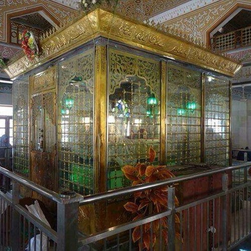 قطب الأقطاب الشاذلي  أبو الحسنِ