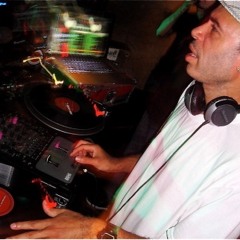 DJ Cash Money Live @ Mondial Hot Sunday Nights 29 - 07 - 2007 (FREE DOWNLOAD IN DESCRIPTION)