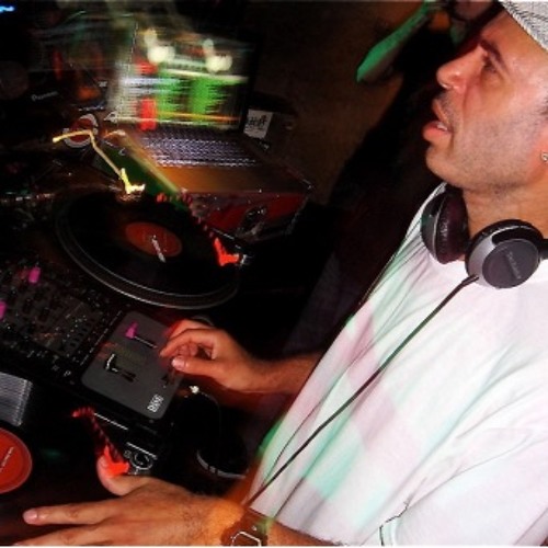 DJ Cash Money Live @ Mondial Hot Sunday Nights 29 - 07 - 2007 (FREE DOWNLOAD IN DESCRIPTION)