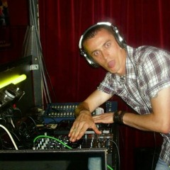 D.J.D@ymon Vs FenixXXX - Ufo Diskothek ( Bootleg BASS Rmx 2015)