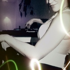 SUMMERisTECHNO 3 (A bit delayed, I know, but its all good. mix)