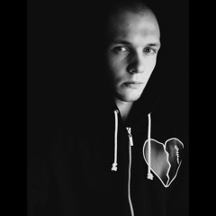 Luc Skwlkr - Unchained