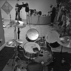 Everybody Wants The Girl [Live at Crystal FM]