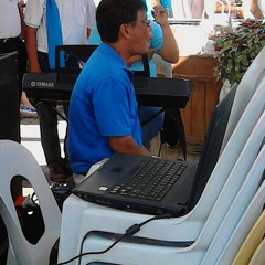 Prayer song(Here we are-don moen) cover by my Daddy. Hahahaha