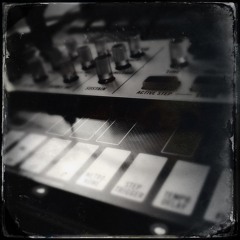 Korg Volca Keys, just messing aroundw the filter and a tr-606 for a couple of minutes.