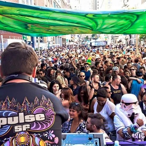 Live at How Weird 2015